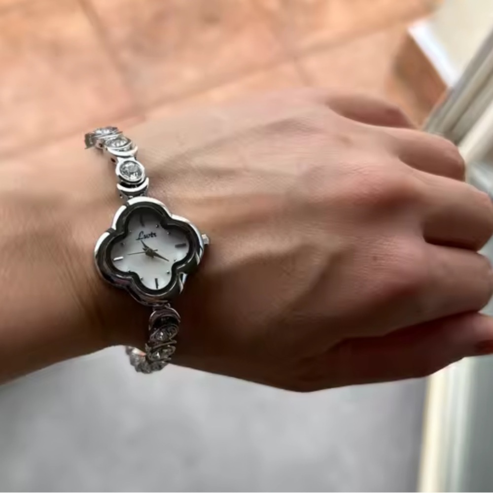 Alhambra Crystal Clover Elegance Bracelet Watch